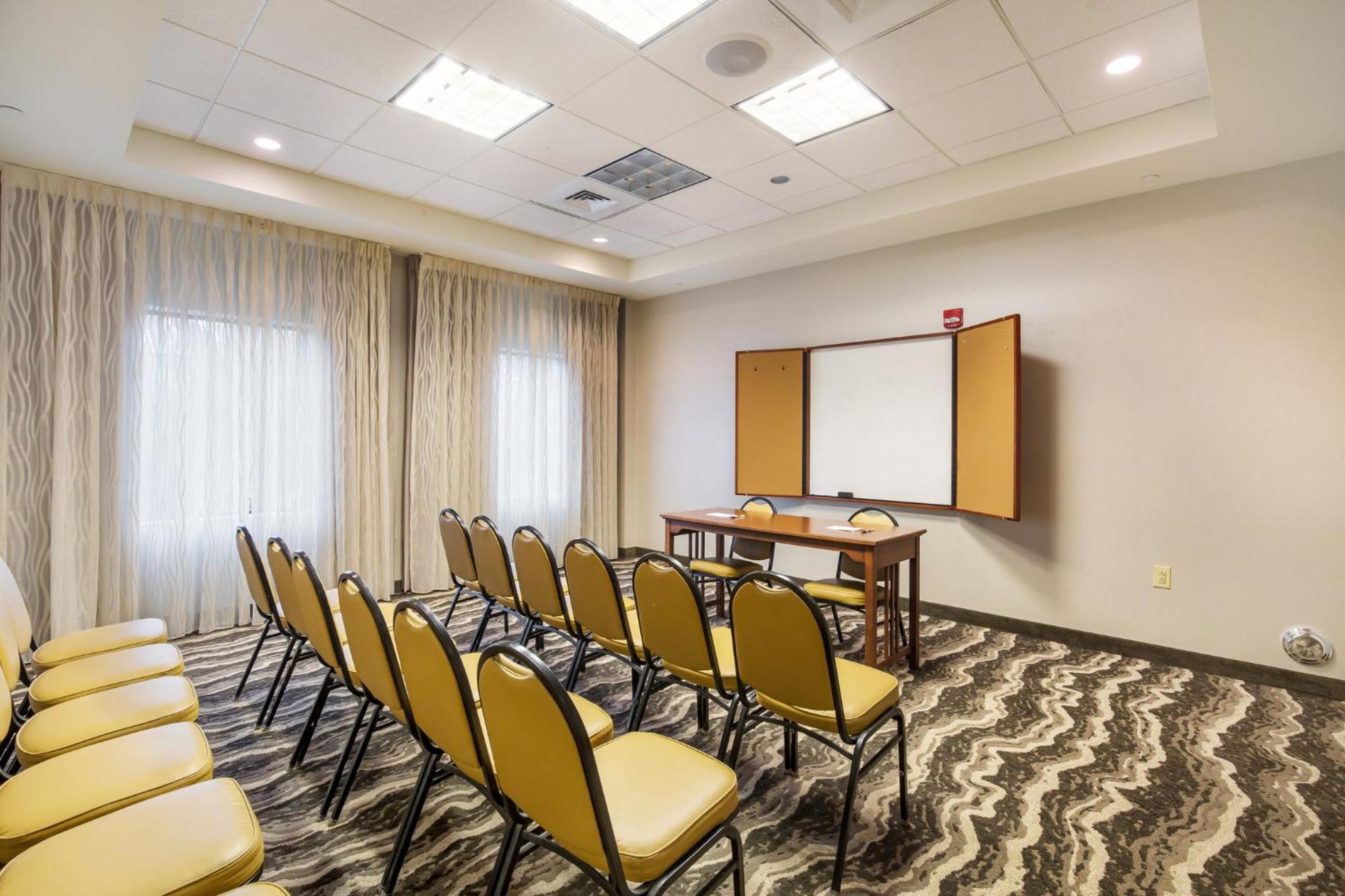 Staybridge Chesapeake-virginia By Ihg Hotel 3*